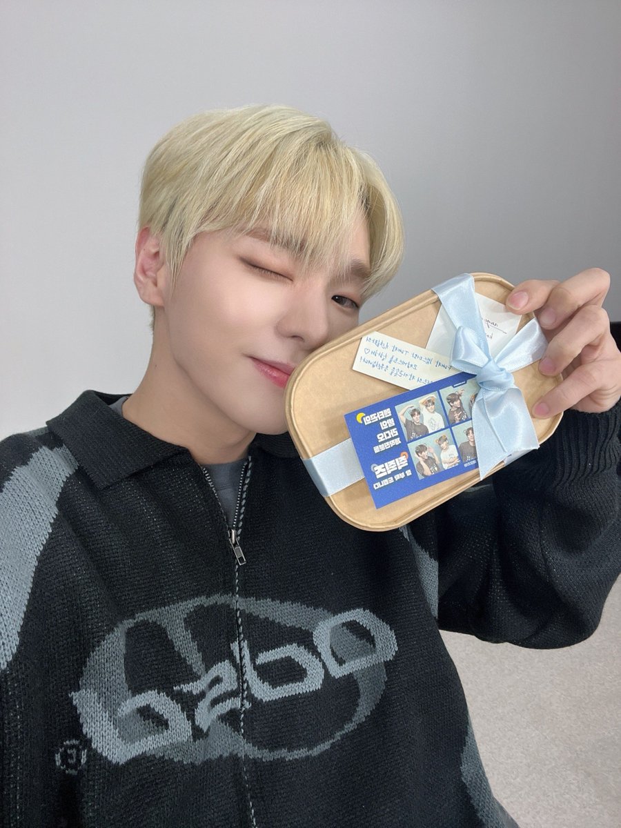 VannerOfficial's tweet photo. [#혜성]

삐삐들과 함께라 더욱더 행복했던 밤라💛
다음주에도 만나요!

#VANNER #배너 #HYESUNG https://t.co/fM9L1FOlCD