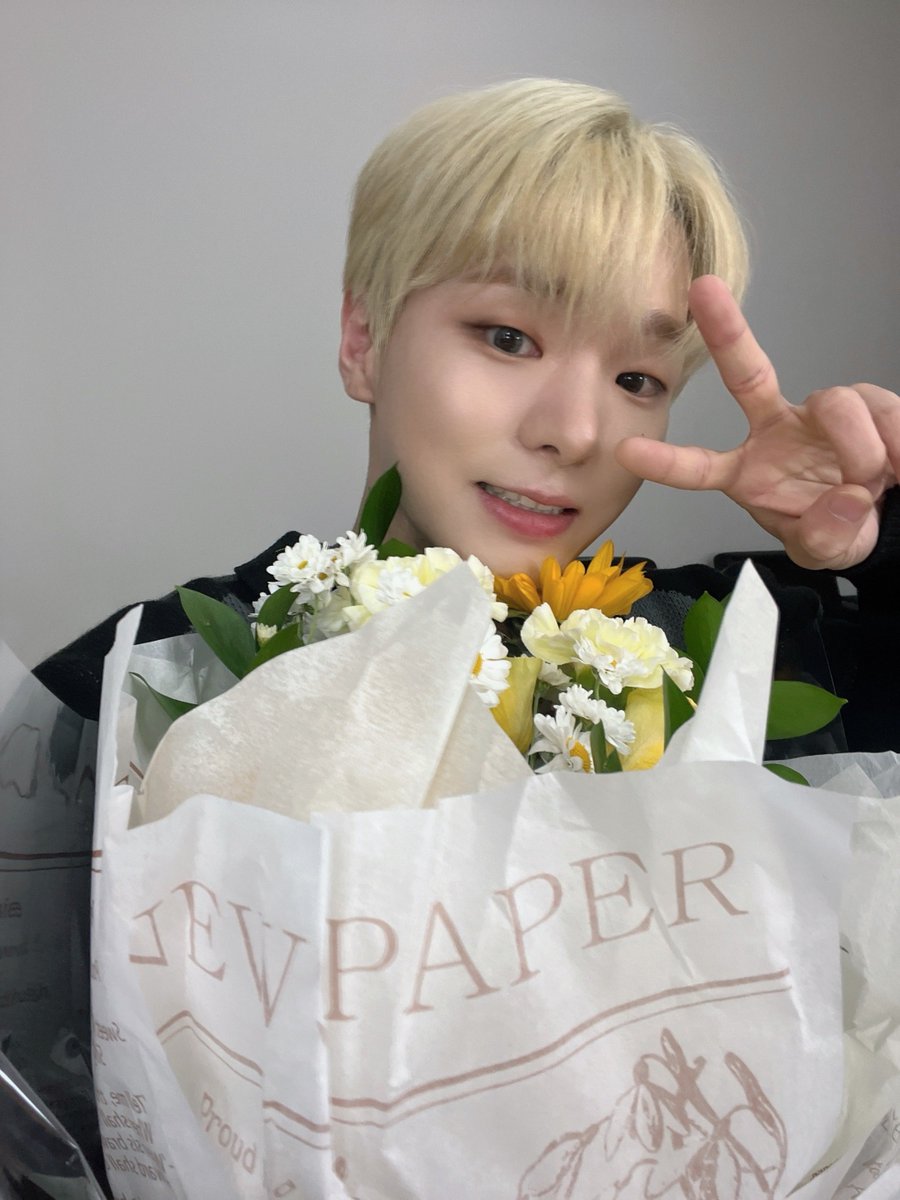 VannerOfficial's tweet photo. [#혜성]

삐삐들과 함께라 더욱더 행복했던 밤라💛
다음주에도 만나요!

#VANNER #배너 #HYESUNG https://t.co/fM9L1FOlCD