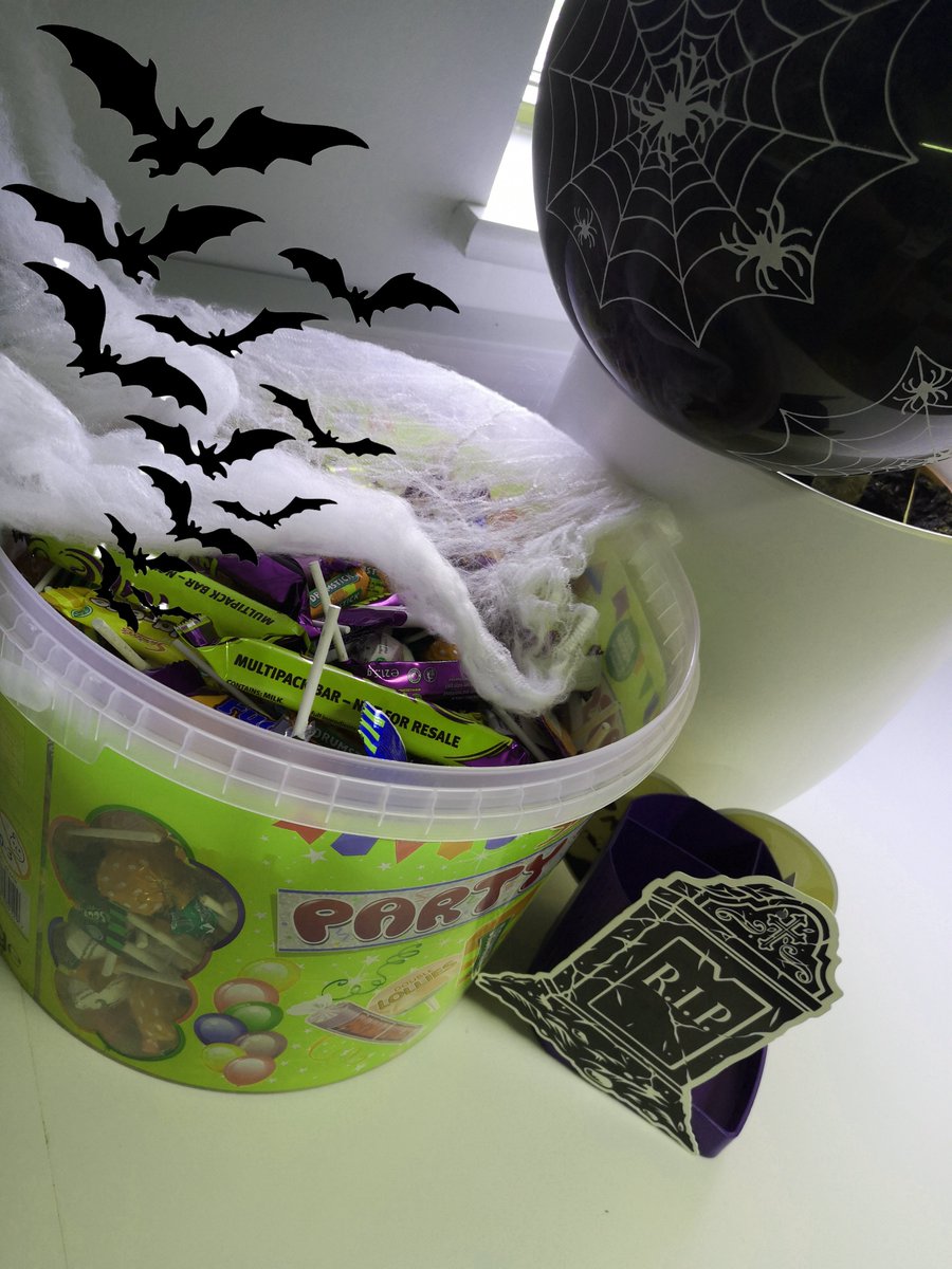 UOSmediaHUB's tweet photo. Happy HUB-o-ween!! To celebrate the spookiest of days, head up to the MediaHUB today to get a treat! 🕸️🎃🧛 https://t.co/xrVh6HOpE0