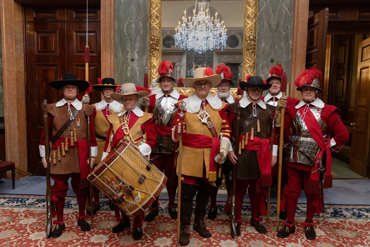 It was a pleasure to provide a guard for the worshipful Company of Builders Merchants installation dinner, when Alan Hawkins was installed as their new Master. @WCoBM