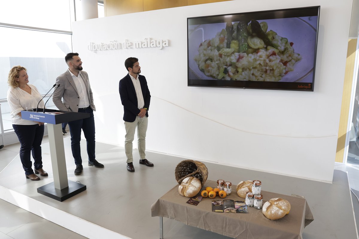 AltoGenal's tweet photo. #JUBRIQUE PRESENTA EL #Eventos #Hashtag #CASTAÑAS
#ValledelGenal #SerraniadeRonda #Malaga #castanas @albertinich @diputacionMLG https://t.co/9iiboBsgFS