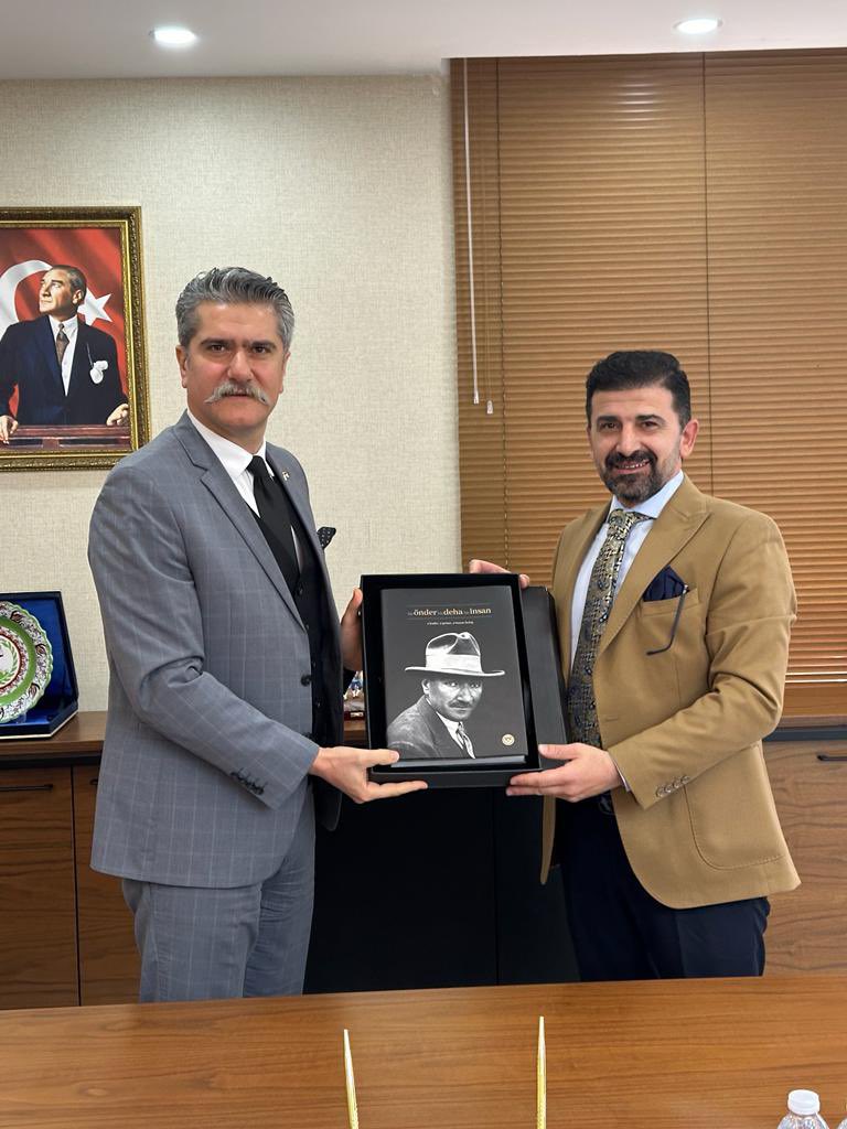 AgriBarosu's tweet photo. Ağrı Cumhuriyet Başsavcısı Adem Çalış ve Adalet Komisyonu Başkanı Abdullah Boyraz baromuza nezaket ziyaretinde bulundular. Nazik ziyaretleri için kendilerine teşekkür ederiz. https://t.co/1BMlnFDFvP