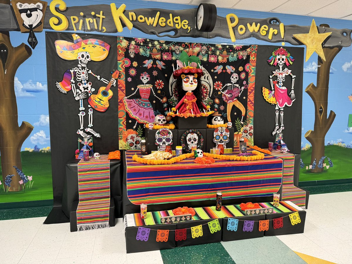 Beautiful ofrenda at Burke Elementary this morning 🧡 The culture at Burke is beautiful! Thankful for dual language programs in public schools because they allow us the opportunity for our children to connect with our culture #NISD #gopublic #txed #fundpublicschools