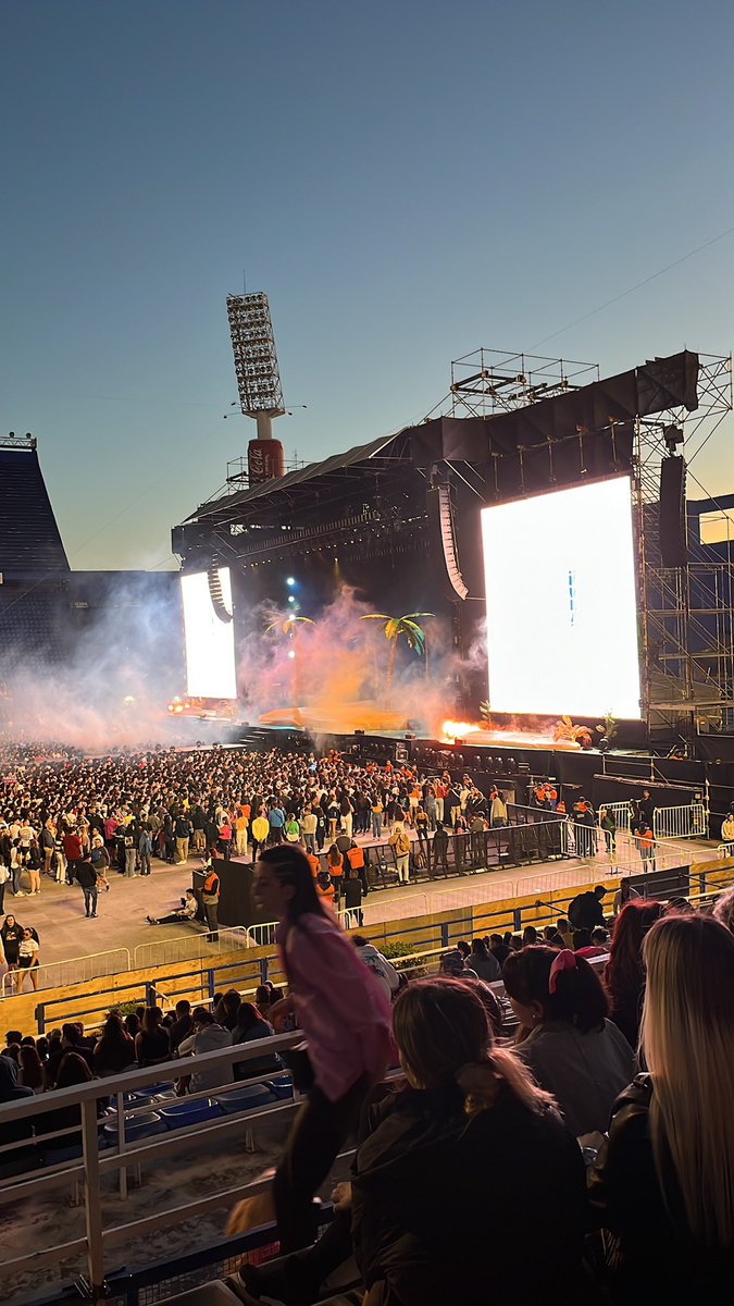 jochicesar's tweet photo. @LouisTArgentina platea pref https://t.co/vw1SvNbo9r