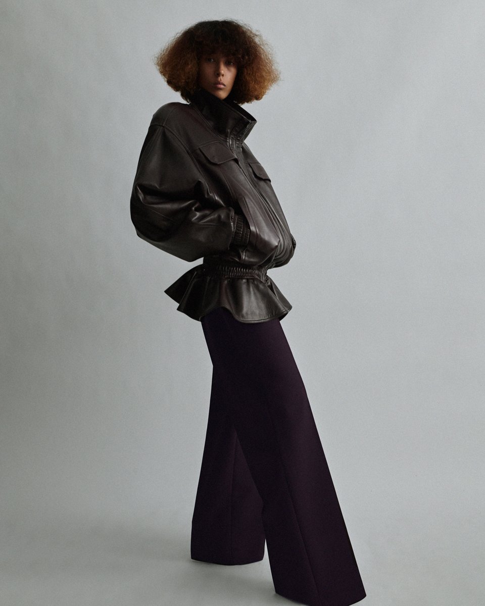 1Granary's tweet photo. Phoebe Philo dropped fashion's most anticipated collection: 
#phoebephilo https://t.co/rNEziW02vF
