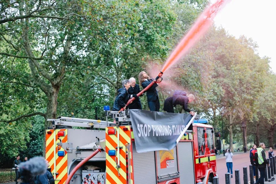 🚨BREAKING 🚨 Jury acquits 5 members of Extinction Rebellion for 2019 Treasury Fire Engine. Crown drops remaining trials after Judge indicates prosecutions ‘not in the public interest’ Whenever we face a trial by jury, we are found NOT GUILTY!