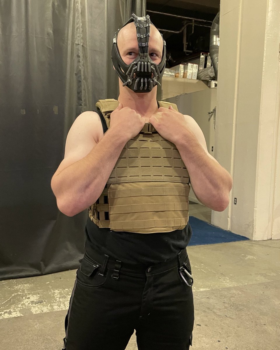 LacrosseNetwork's tweet photo. Graeme Hossack dressed as Bane may be the scariest Halloween costume of all time 😱😰 https://t.co/WqyQjhde2u