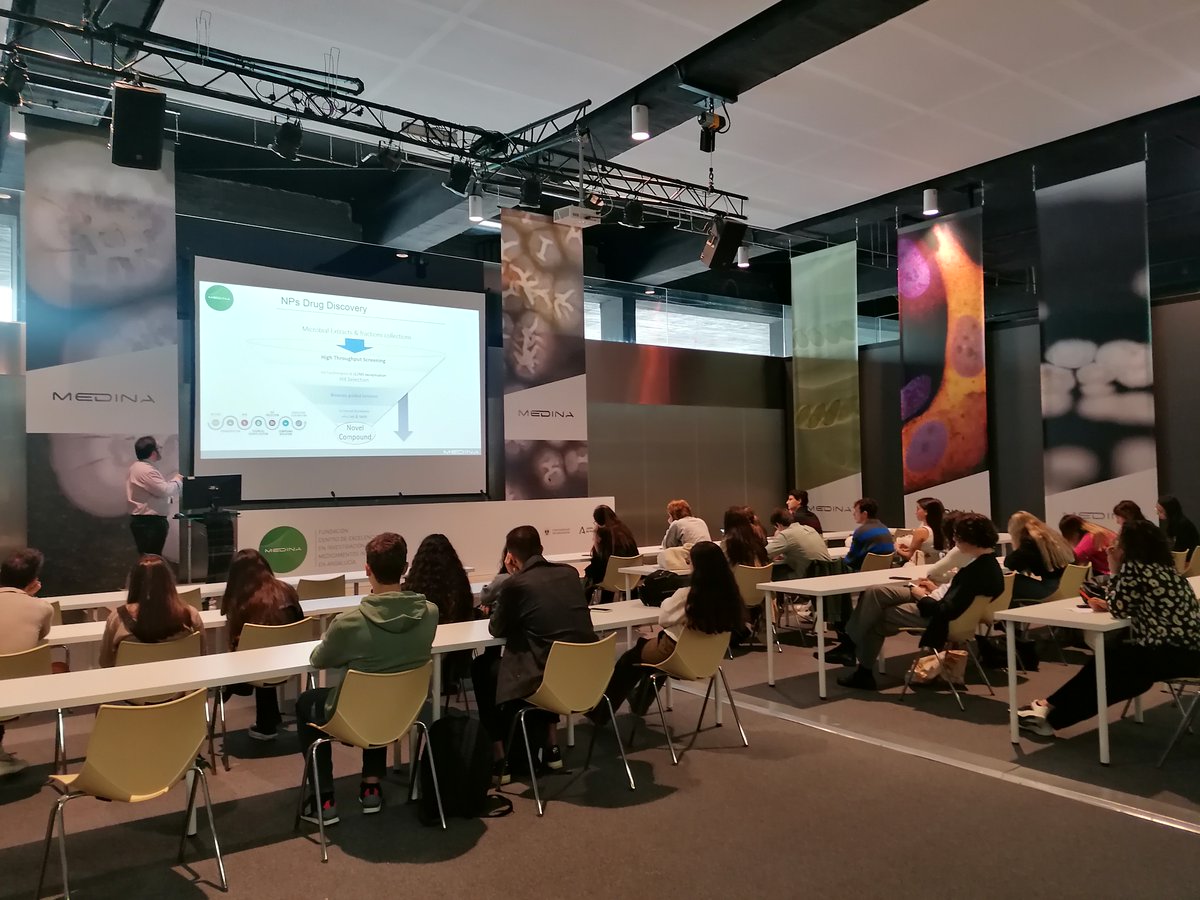 MEDINADiscovery's tweet photo. Hoy nos visitaron alumnos del Grado de Biomedicina  @unisevilla, con los que compartimos la investigación en @MEDINADiscovery para Descubrimiento de Nuevos Fármacos y Moléculas Bioactivas a partir de Productos Naturales Microbianos.
Gracias por vuestro interés en nuestro trabajo! https://t.co/XIuTUOAWG0