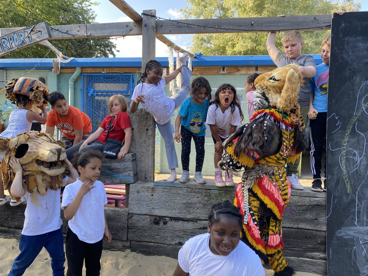 Play hard, work hard is a win-win for #Hackney adventure playground <a href="/SwapaAdventure/">𝕊𝕎𝔸ℙ𝔸_ N16</a>  #LondonAdventurePlayAwards londonplay.org.uk/our_news/play-…