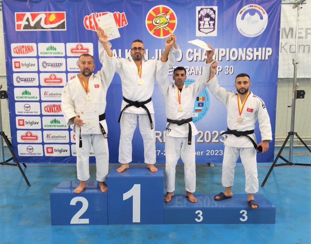 diyarbakirbld's tweet photo. Judo sporcumuz Selman Süren'den şehrimizi gururlandıran başarı...🥋🥇

Sporcumuz Kuzey Makedonya’nın Pirlepe kentinde düzenlenen Veteranlar Balkan Şampiyonası’nda birinci olarak Balkan Şampiyonu oldu. 🥋🇹🇷

Sporcumuzu tebrik ediyor, başarılarının devamını diliyoruz 👏🏼💐

#UyanışGençlik #BaşımGözümÜstüne