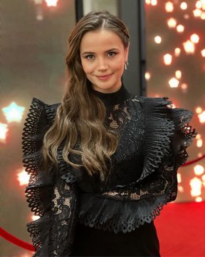 Hangi ünlü favoriniz? ✨
.
  🔥Takip etmeden kullanılan oylar geçersizdir. 🔥
.
#YağmurYüksel / #KanÇiçekleri RT
#AfraSaraçoğlu / #YalıÇapkını FAV