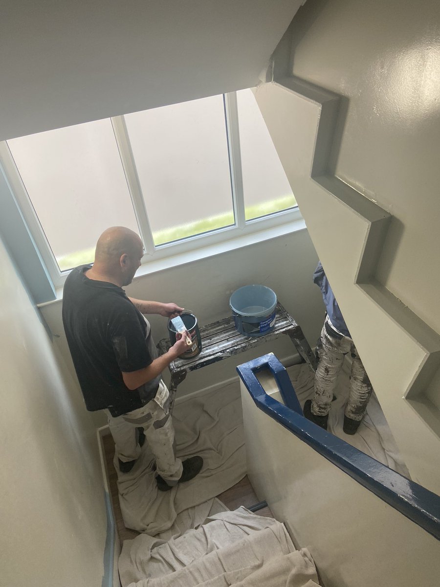 BirchwoodCentre's tweet image. APPRECIATION POST
Today we had not 1 but 2 amazing teams of volunteers
@ConnollyLtd came in &amp;amp; have painted our Ennerdale site 💚
&amp;amp;
@CooperativeBank Skem gutted, cleaned &amp;amp; organised our garages &amp;amp; storage areas 💚

We are so great-full for all your help

@Birchwood_JFC @Westlancsbc