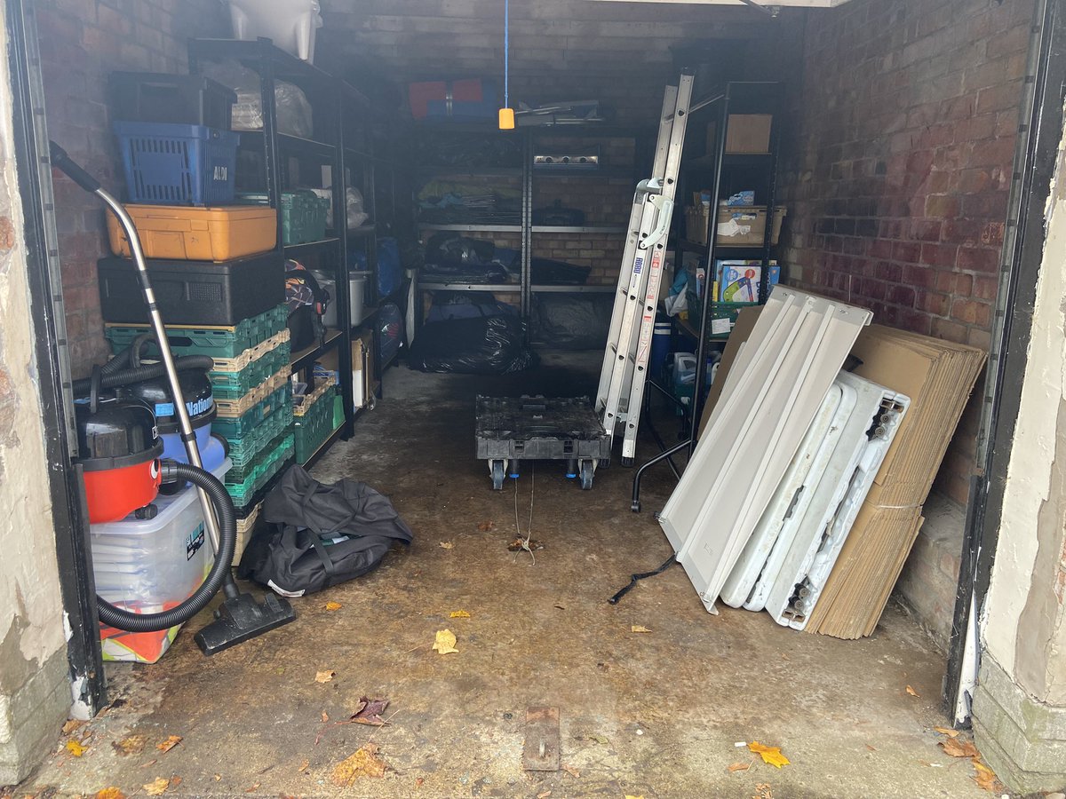 BirchwoodCentre's tweet image. APPRECIATION POST
Today we had not 1 but 2 amazing teams of volunteers
@ConnollyLtd came in &amp;amp; have painted our Ennerdale site 💚
&amp;amp;
@CooperativeBank Skem gutted, cleaned &amp;amp; organised our garages &amp;amp; storage areas 💚

We are so great-full for all your help

@Birchwood_JFC @Westlancsbc