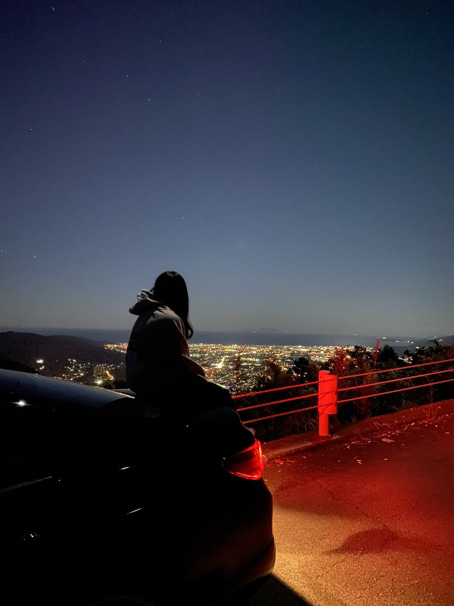 saaaaa_markx39's tweet photo. 初のチェックメイト行ってきた！！
めっちゃ景色綺麗だった☺️
ツーショット撮ってもらえて大満足😚
ぺけちゃんとツーショット撮れそうな場所あったら教えてください🙏
 #マークx  #マークx130系  #マークx130系前期 #セダン  #セダン女子  #車好きな人と繋がりたい  #チェックメイト https://t.co/465aykAICd