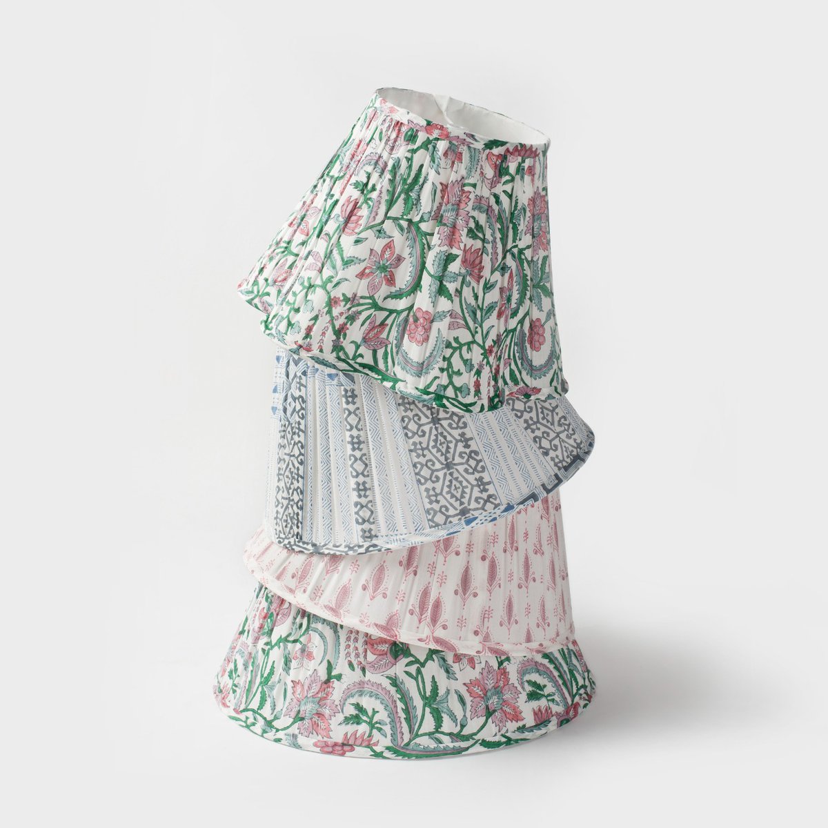 MelaArtisans's tweet photo. Bringing vibrant colors and intricate designs to your space with handcrafted lampshades! Which ones is your favorite? 🌸

Shop now at https://t.co/DQsSrHHDiR 
#MelaArtisans #byheartbyhand #lampshades  #handmadeinindia https://t.co/KC01TkvbR3
