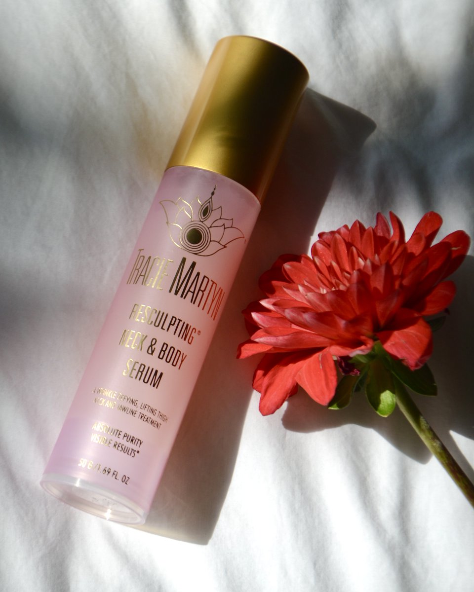 BACK IN STOCK ✨ The gravity-defying Resculpting Neck &amp; Body Serum, our extra-tightening, all-over serum formulated to help stimulate and energize the skin ✨

#traciemartyn #TMglow #serum #bodyserum #cleanskincare #naturalbeauty