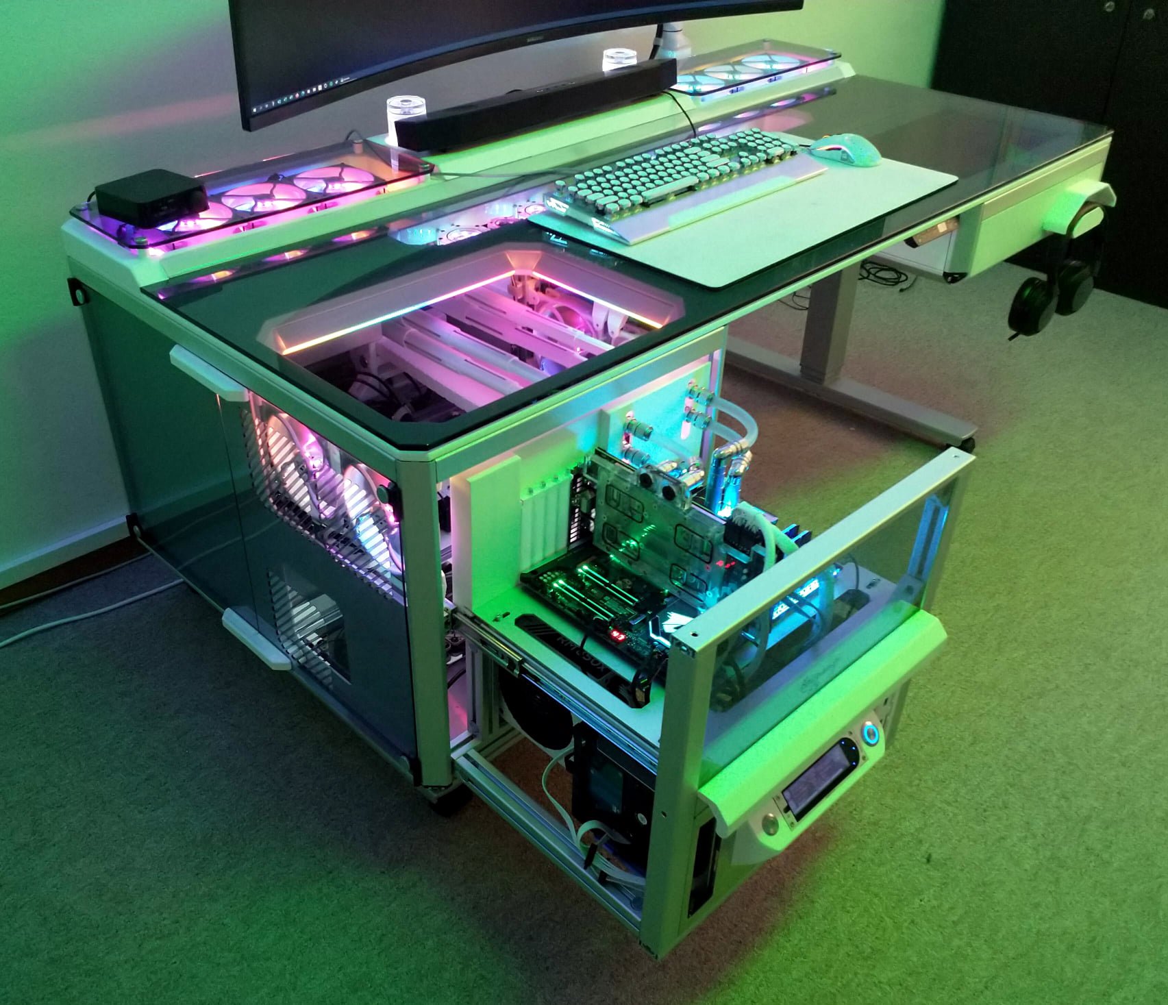 Indesk pc deals