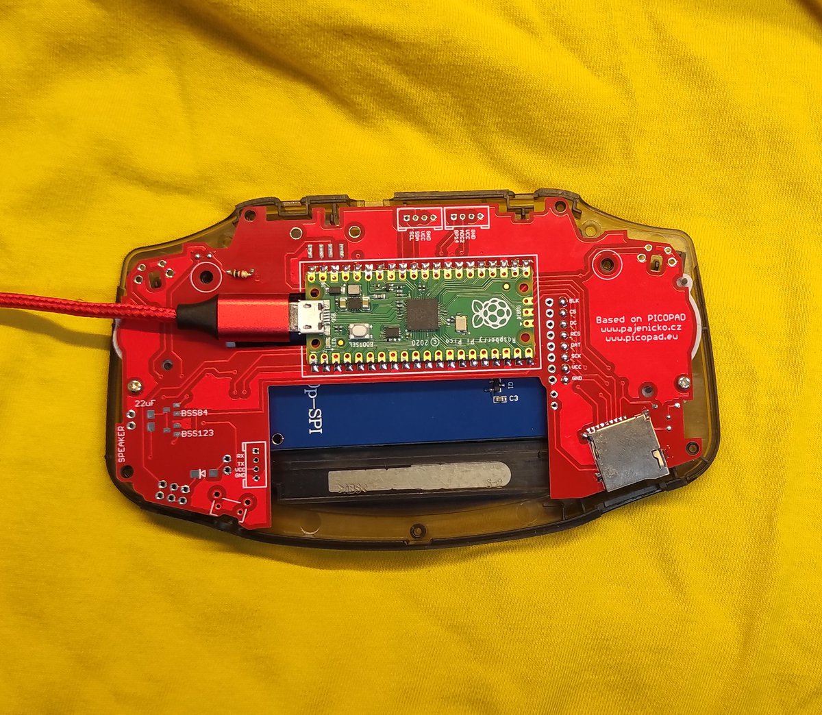 bobricius's tweet image. Raspberry PICO powered toy compatible with #circuitpython #armachat
#makecodearcade @msmakecode
Inspired by #picopad picopad.eu