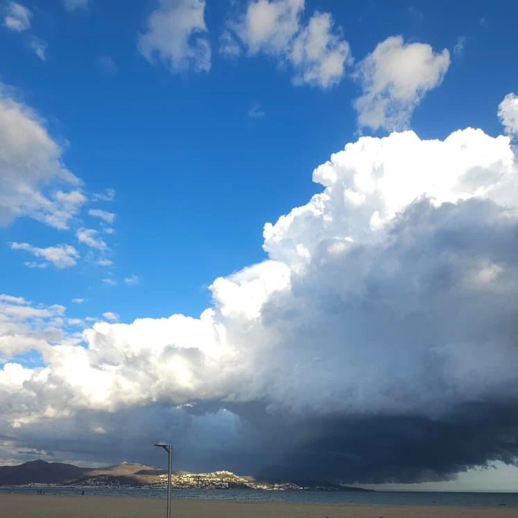 Ho necessitem.

#pluja #empordà #empuriabrava #altempordà #badiaderoses #castellódempúries #camínaturaldelamuga #Muga