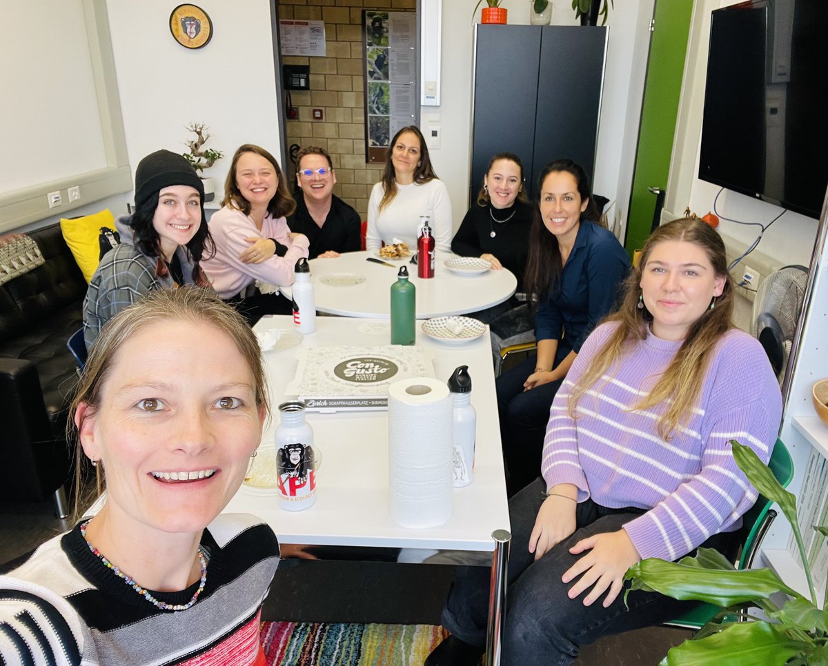 KathelijneKoops's tweet photo. We had a great time hosting @KJHockings at our Evolutionary Anthropology colloquium and loved hearing all about human-chimpanzee coexistence in Guinea-Bissau @APE_Group_UZH @UZH_Science https://t.co/cpV292QKyx