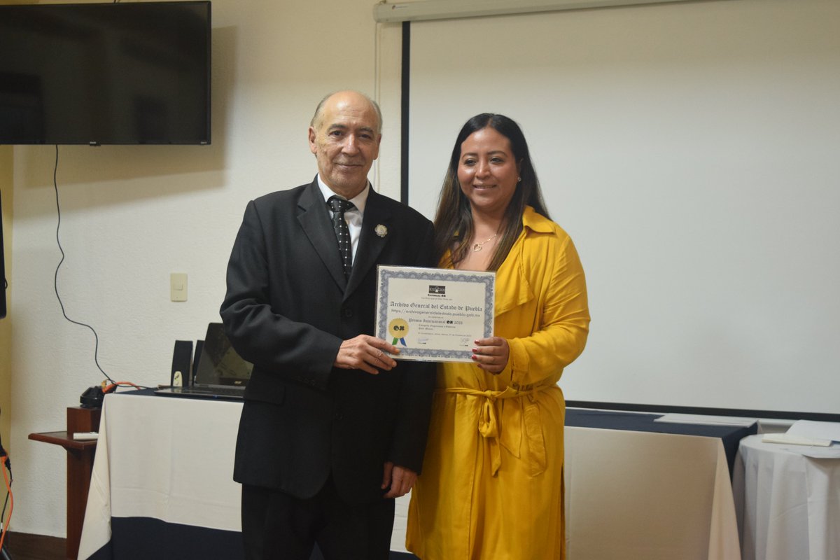 EditorialOx's tweet photo. La Web del Archivo General del Estado de Puebla (México) recibió el Diploma-Certificado del Premio OX 2023. https://t.co/uYZLi2RhRx