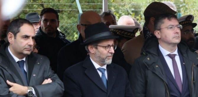 E_LACRESSE's tweet photo. 🇫🇷Reconnaissance des déportés juifs du camp de concentration de #Thil : La stèle commémorative dévoilée en présence de la Présidente de l’Assemblée nationale et des autorités juives de France et de #Nancy.

👥L'assemblée d'élus et de porte-drapeaux réunie autour de la ministre ⤵️ https://t.co/ct9ptDQNzR