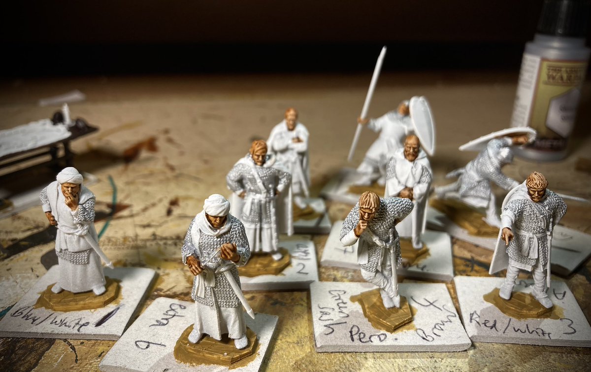 mogsymakes's tweet photo. Monday night painting means getting the base coats on some Reconquer Designs miniatures. The level of detail, natural posing and equipment on these is just incredible. Determined to do them justice! #reconquerdesigns #elcid #mogsymakes #28mmminiatures #28mmwargaming https://t.co/KSznbI8wep