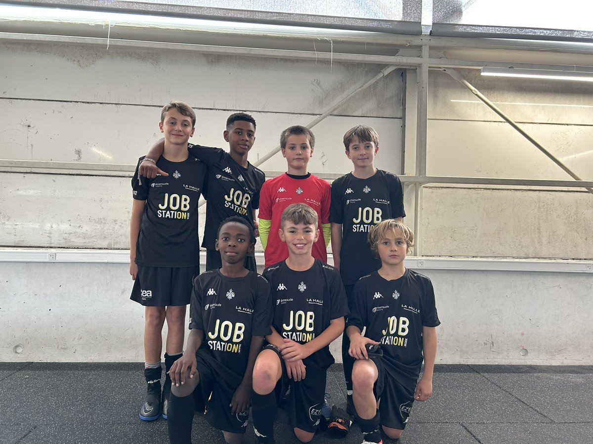 Pas de qualification pour le tournoi national de St Brieuc avec les  U12 mais un contenu positif étant donné le peu de séance Futsal au préalable. 
Une deuxième place honorable derrière une belle équipe de Quimper .
#plaisir #formation