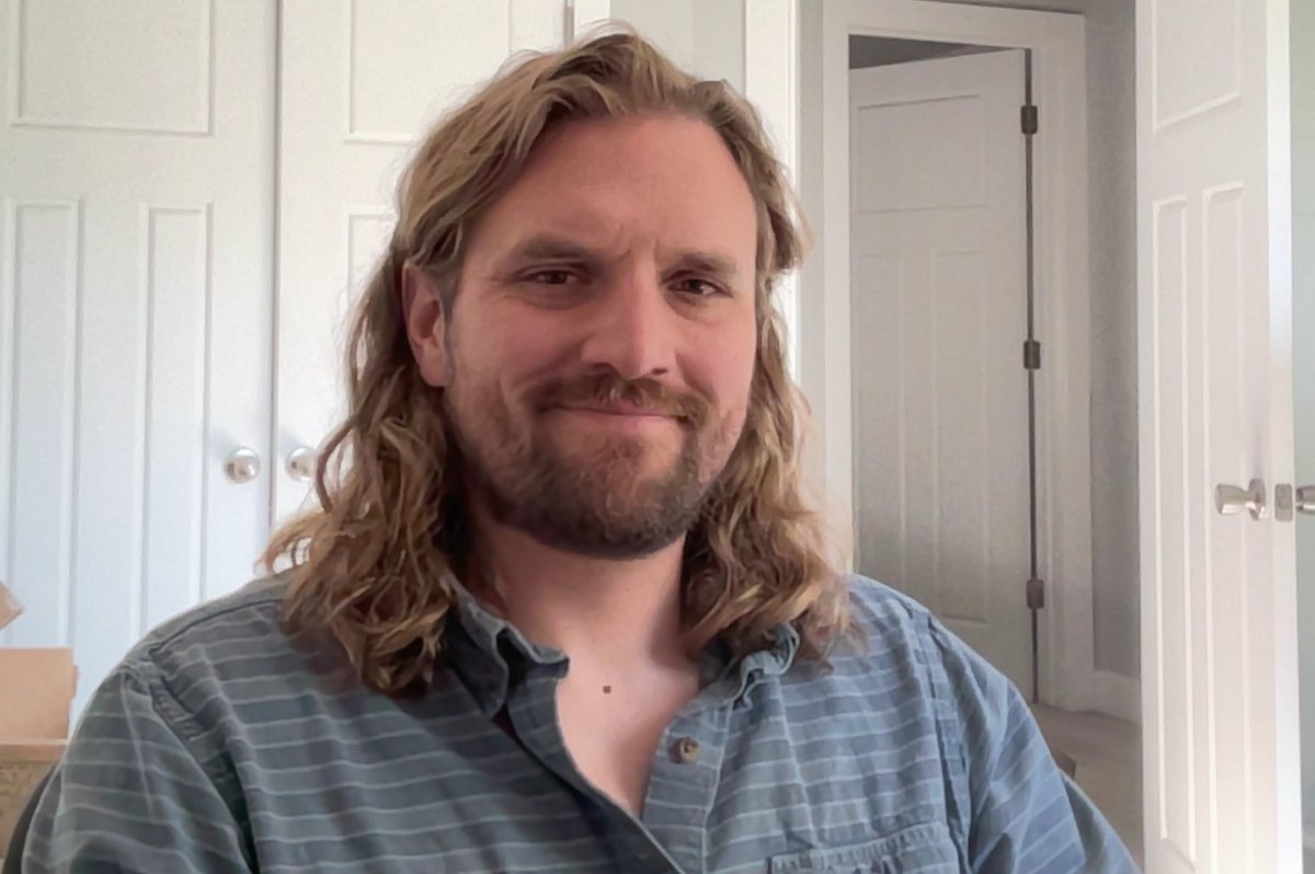 dylorimer's tweet photo. Had to do a double-take at my hair in my first meeting this morning, because apparently the air-drying gods are smiling down upon me today. https://t.co/jqFYn34X7l
