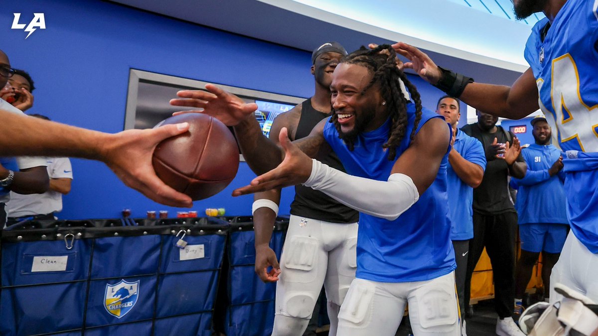 chargers's tweet photo. these guys 🥹 https://t.co/a6I8vkYiAL