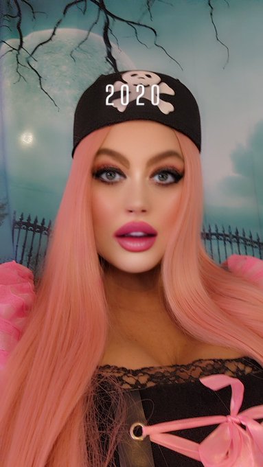 1st Costume today 💓  #Halloween2023 #halloweencostume https://t.co/2Qq7uenDMz<a href="/tag/halloween2023"class="tags">#Halloween2023</a><a href="/tag/halloweencostume"class="tags">#halloweencostume</a>