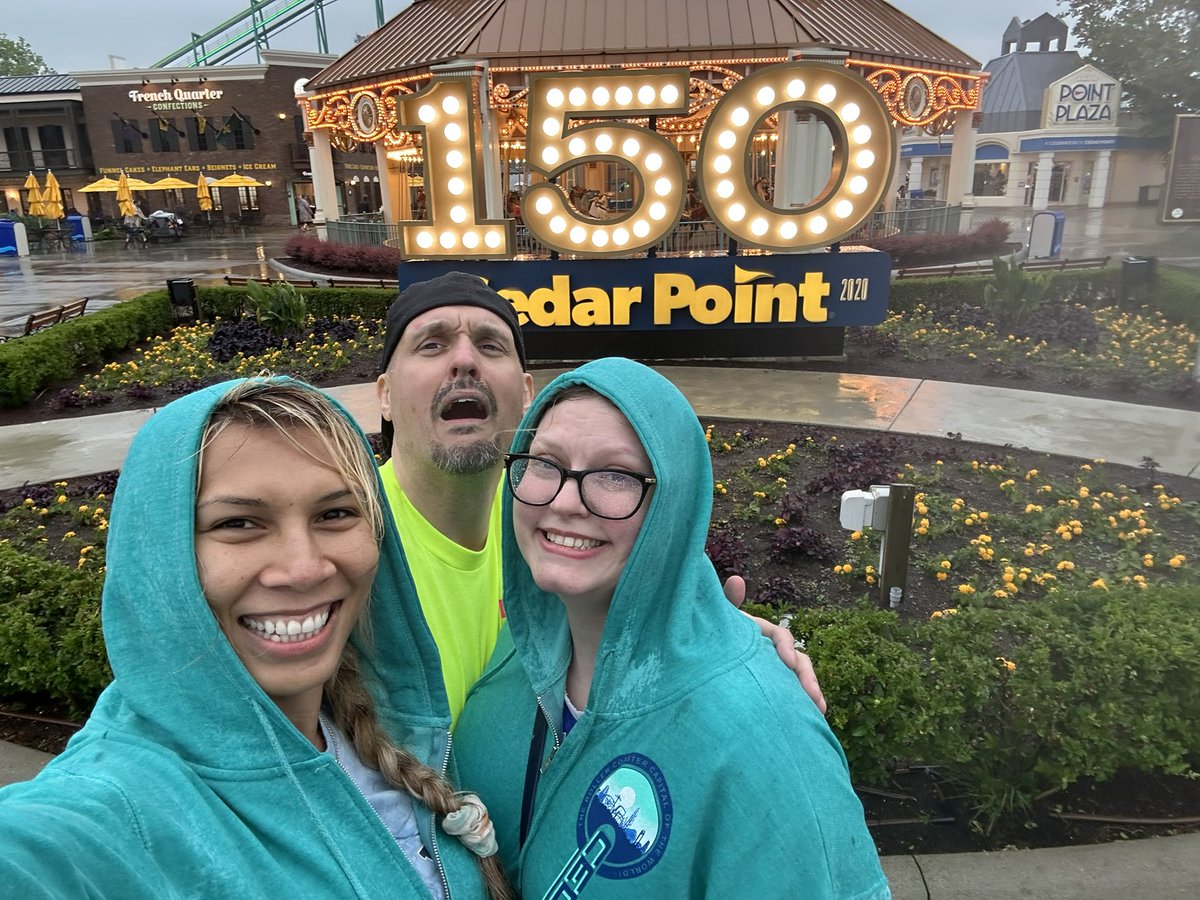 JohnEBravo1st's tweet photo. Wish a Happy birthday to this young lady to my right @GiseleShaw08 !!! Much like Paula Abdul she’s a #gifttotheworld 🤣🎁🌎@canam_ingrid https://t.co/jAQyOhWtl7