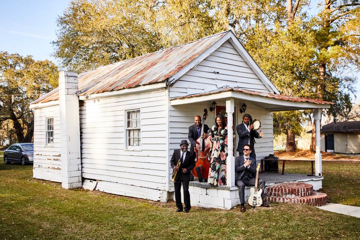 Strathmore (@strathmore) on Twitter photo “I like to say Gullah is the root to all music. It dates that far back. Everybody has Gullah in them,” says Quiana Parler of <a href="/Ranky_Tanky/">Ranky Tanky</a> in a recent @WCP interview.
🗓️Learn more in our pre-concert talk, Nov 3 loom.ly/ZXQMkX0 “I like to say Gullah is the root to all music. It dates that far back. Everybody has Gullah in them,” says Quiana Parler of <a href="/Ranky_Tanky/">Ranky Tanky</a> in a recent @WCP interview.
🗓️Learn more in our pre-concert talk, Nov 3 loom.ly/ZXQMkX0