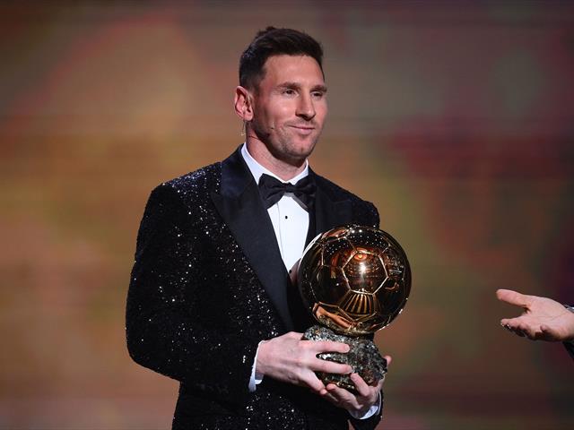 O Melhor jogador do Mundo 2023 Messi agora tem 8 bolas de Ouro !  #boladeouro #balondor #messi #messifans #futebol #soccer #fifa…