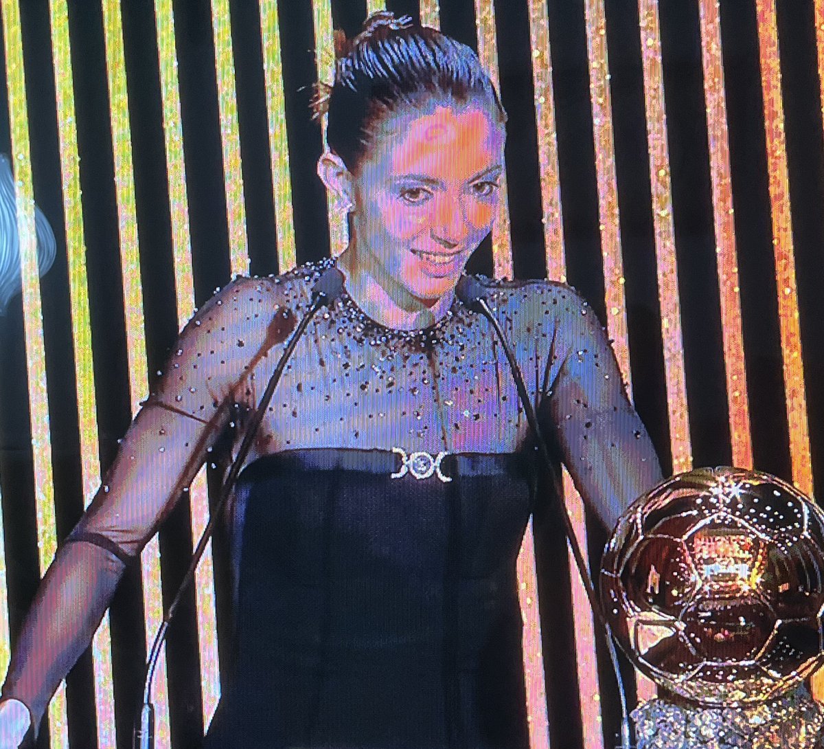 ajcubelles's tweet image. ⚽️🥇 L’ @AitanaBonmati té un record pel seu pas pel @CFCubelles el dia en què el món del futbol la reconeix com la millor jugadora del Planeta!

👏🏻Moltes felicitats @ballondor i gràcies per la teva humilitat i per defensar els teus origens!!!

#Cubelles
#Ribes
#Garraf