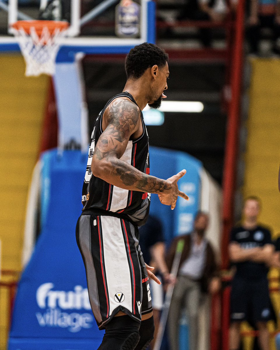 VirtusBo's tweet photo. OH MY 𝐉𝐎𝐑𝐃𝐀𝐍 🥵
17+14 📝 @Jmickey_02 
#AmarsiAncora https://t.co/35LW0vkRnM