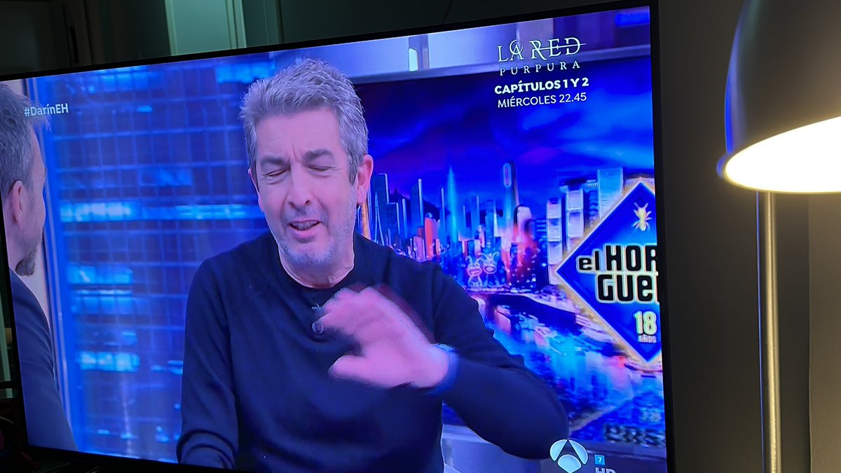 BoninoPM's tweet photo. @miguegranados me parece que Pablo Motos de @El_Hormiguero te copio tu entrevista a @BombitaDarin…un calco de lo que le preguntaste en @olgaenvivo TODO igual!!!! Lo de Messi, lo de Maradona, lo de los disyuntores, Woody Allen…y aún no termino 😂 #DarinEH https://t.co/2nDOg2e1N9