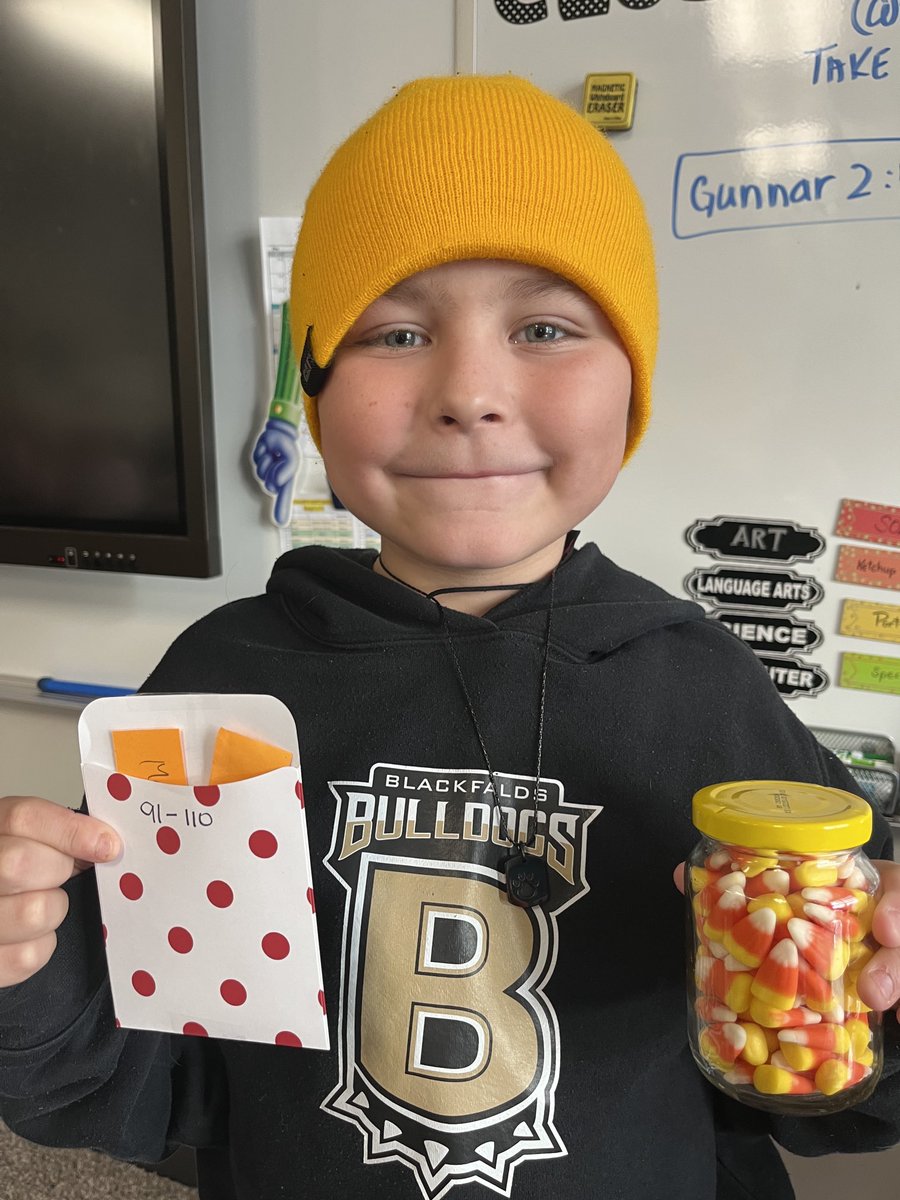 This winner of our Candy Corn Contest is super thrilled! ⁦@IRIC_WC⁩ #mathisfun #estimation #goodchoices #hesnotsharing