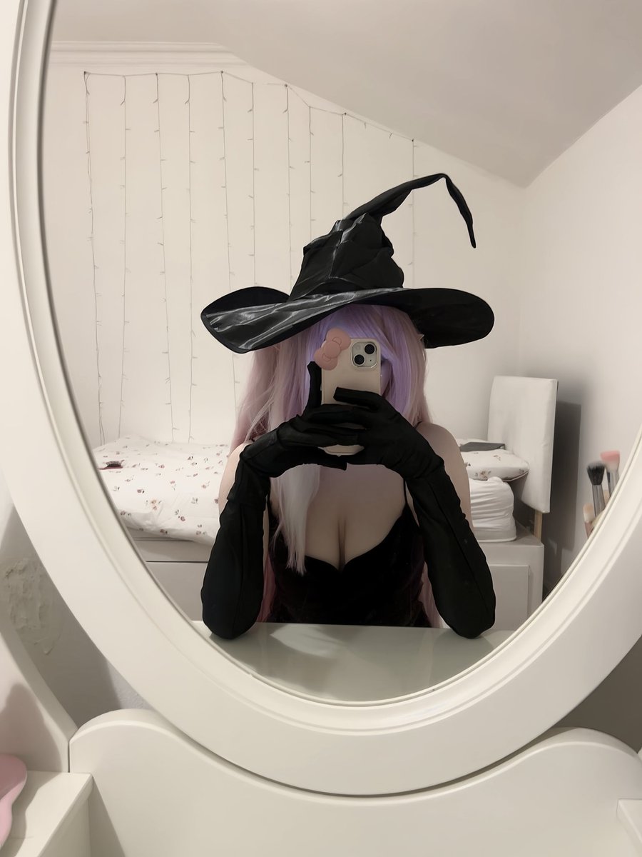 damselletez's tweet photo. witchlysia…. https://t.co/yv5YxIy0wR