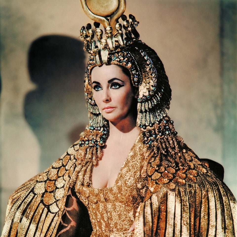 archeohistories's tweet photo. Cleopatra ascended the throne at the age of 17 and died at the age of 39. She spoke 9 languages. She knew the language of Ancient Egypt and had learned to read hieroglyphics, a unique case in her dynasty. Apart from this, she knew Greek and the languages ​​of the Parthians, Hebrews, Medes, Troglodytes, Syrians, Ethiopians and Arabs. With this knowledge, any book in the world was open to her. In addition to languages, she studied geography, history, astronomy, international diplomacy, mathematics, alchemy, medicine, zoology, economics, and other disciplines. She tried to access all the knowledge of her time.

Cleopatra spent a lot of time in a kind of ancient laboratory. She wrote some works related to herbs and cosmetics. Unfortunately, all her books were destroyed in the fire of the great Library of Alexandria in 391 AD. The famous physicist Galen studied her work, and was able to transcribe some of the recipes devised by Cleopatra. One of these remedies, which Galen also recommended to her patients, was a special cream that could help bald men regain their hair. Cleopatra's books also included beauty tips, but none of them have come down to us.

The queen of Egypt was also interested in herbal healing, and thanks to her knowledge of languages ​​she had access to numerous papyri that are lost today. Her influence on the sciences and medicine was well known in the early centuries of Christianity. She, without a doubt, is a unique figure in the history of humanity.

📷 © Elizabeth Taylor in Cleopatra (1963) by Joseph L. Mankiewicz/Universal History Archive/Universal Images Group via Getty Images

- Subscribe for Weekly Newsletter -
https://t.co/QSjn4yGpeh

#archaeohistories