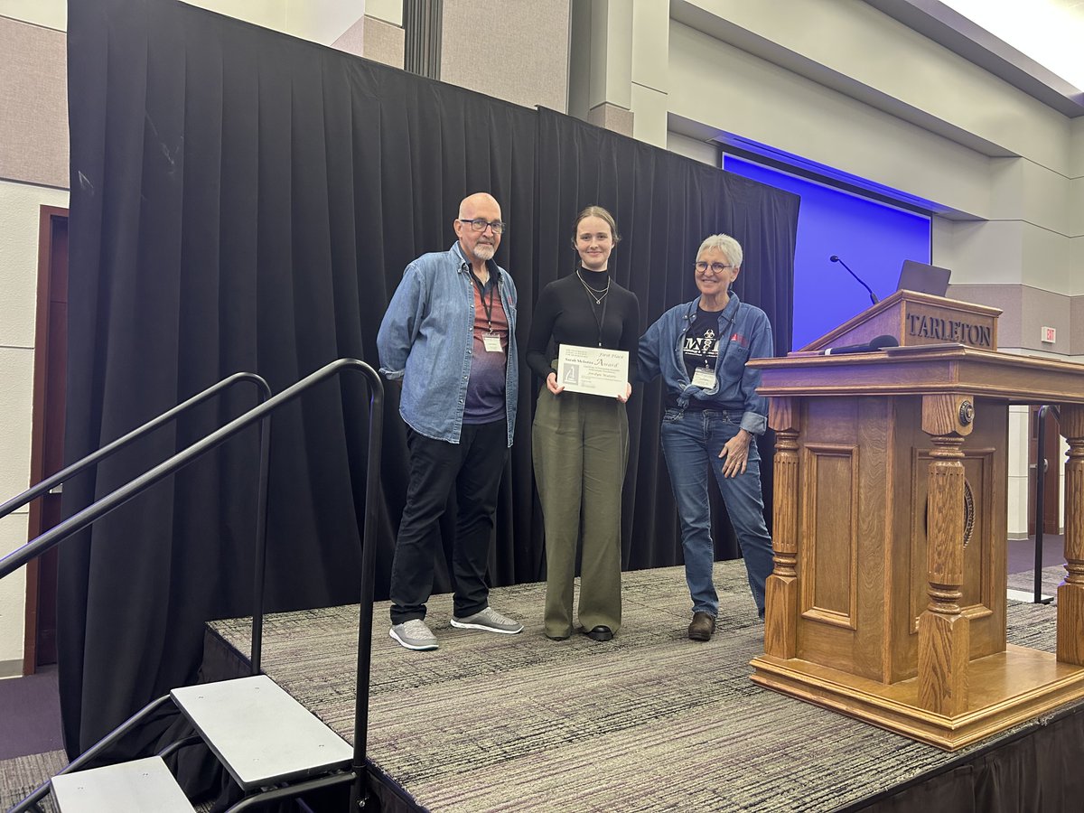 The Chang lab had a wonderful time at Texas Branch <a href="/ASMicrobiology/">ASM</a> and congratulations to our undergrad Jordyn Waters on her first place win! #soybeansquad