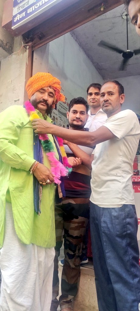 Prajapati905760's tweet photo. साथियों, अब यह नगर विधानसभा में व्यवस्था परिवर्तन कर ही मानेगी।
कांग्रेस बीजेपी के कुचक्र से बाहर निकलिए और @NemsinghFauzdar को चुनिए।
Ba#राजस्थान_मांगे_आजाद_हनुमान https://t.co/Y3HH79zMio