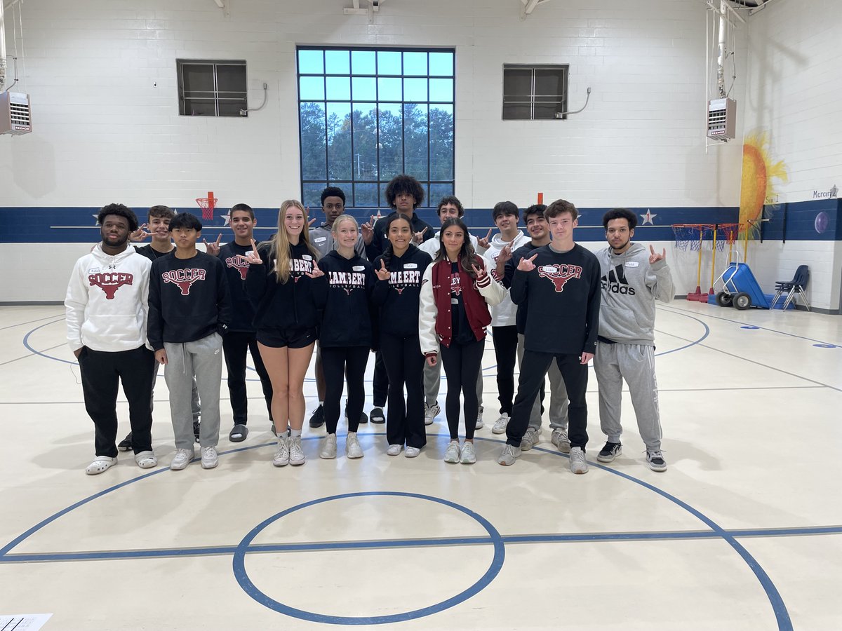 settlesbridge's tweet photo. Shout out our @LambertHS  student athletes who volunteered their time last week to serve our Stars! They came to help in car line, read , and work with small groups in the hallway. The Longhorns are setting a great example for how to "build bridges" in the community! Hook Em'! https://t.co/Yp30uKQC9K
