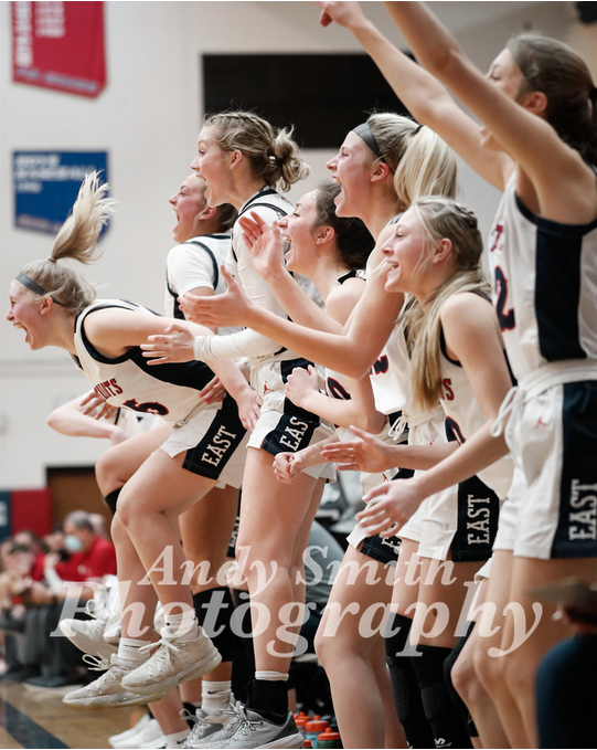 LaChapellBBall's tweet photo. After observing several scrimmages and exhibitions this pre-season...
Rotation players - Once your time is done and you are watching the rest of the roster get their time, how engaged are you? 

People notice the players on the bench and their engagement in what is going on on the floor. But more importantly your teammates notice. 

Make sure you are giving them the energy they deserve!