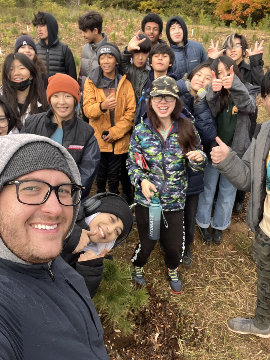 BHSSEco_Garden's tweet photo. A few weeks ago students from the ECO club @BillHogarthSS helped organize a tree planting event that was hosted by @10ktrees. As a group of 47 students we planted about 170 trees. #treeplanting #citizenship @MrCNikolovski https://t.co/Op1nx2dHwF