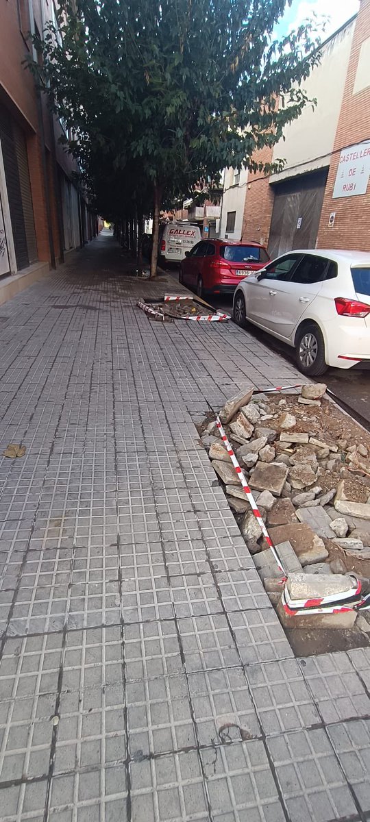 Sant Torne-m’hi! Arbres desaparescuts per art de destral d’aquest <a href="/AjRubi/">Ajuntament de Rubí</a> al c/Gimbernat! Que els ha passat a aquets? No podem continuar així <a href="/Rubicity/">Rubí</a>