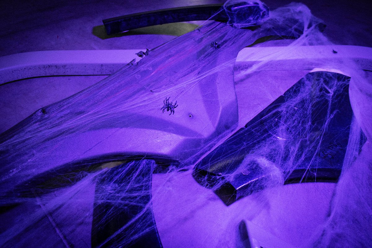 IconDirect's tweet image. 😱 Nothing is scarier than a broken fender 😱. Let ICON help turn your RV Tire Blowout horror story around, with our superior Customer Service and part selection.

#ICONDirect #RV #Halloween #Halloween23