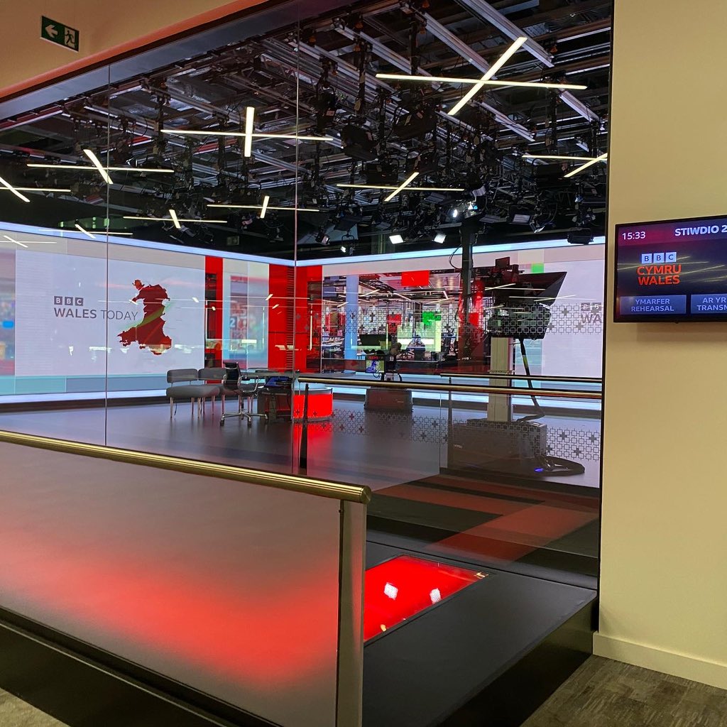 media_ccs's tweet image. Excellent tour of @BBCCymruWales in Cardiff this afternoon. Definitely going to try &amp;amp; organise a visit for the Film &amp;amp; Media students… Highly recommend 📺 📻 🎥 #BBCWales #BBCCymruWales #BBCTours