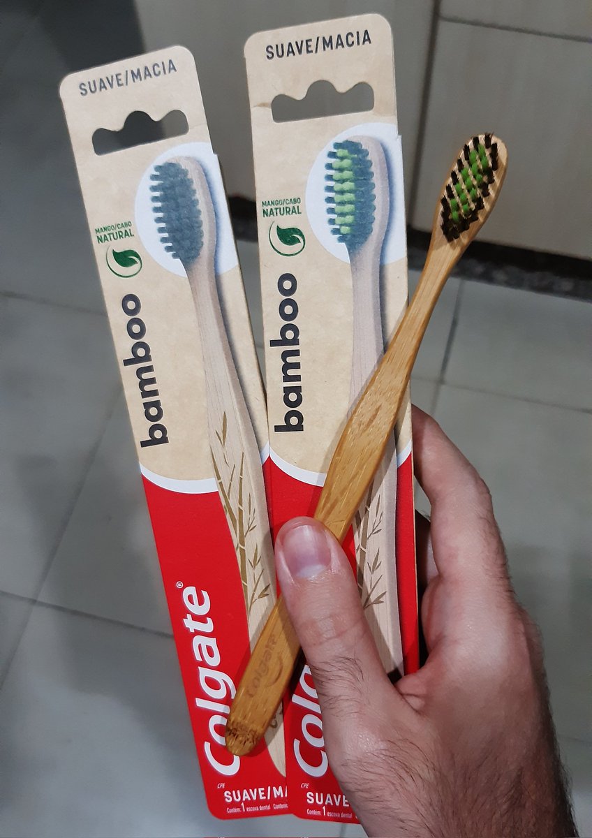 mcampogonzalez's tweet photo. 🌎♻️ Dato ecológico de hoy:
@Farmatodo está vendiendo cepillos de dientes hechos de bambú 🪥🎍, de la marca @ColgateLatam
#DesarrolloSostenible #NoMasPlastico https://t.co/HToBaT7NJo
