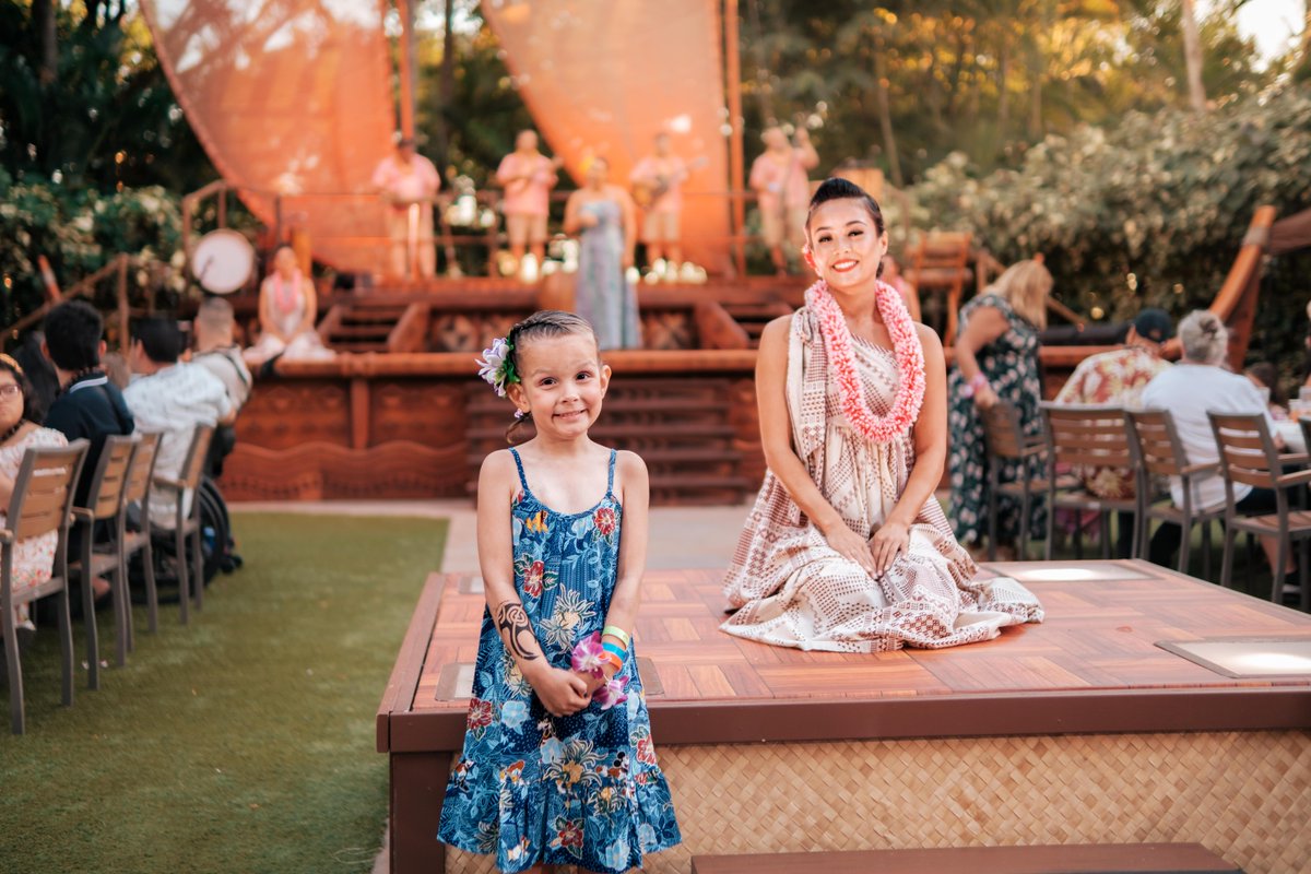 A dash of Halloween thrills 🎃, a sprinkle of aloha spirit 🌺, and some pixie dust 💫 is the perfect witch’s brew to make Aulani Resort wishes come true! @MakeAWish #AulaniWishWeek #DisneyWishes 💙 di.sn/6018ucNk2